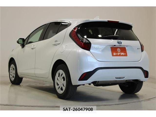 Toyota AQUA 2025-03 7452834-9