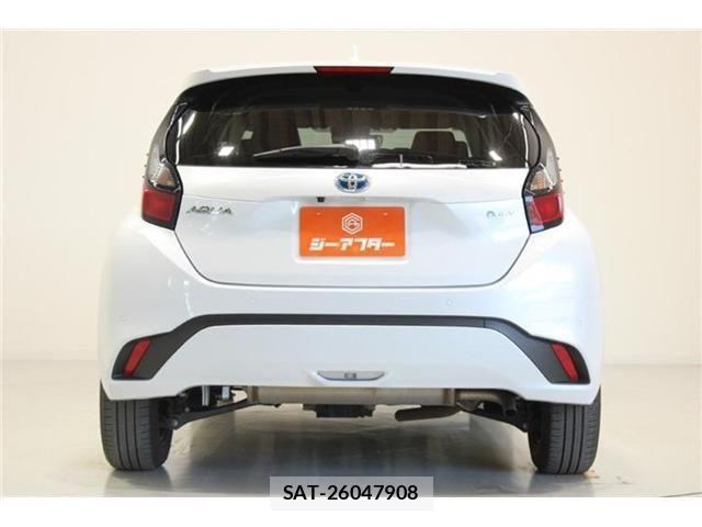 Toyota AQUA 2025-03 7452834-10
