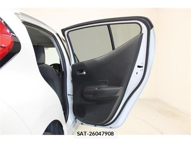 Toyota AQUA 2025-03 7452834-28