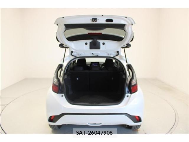 Toyota AQUA 2025-03 7452834-29