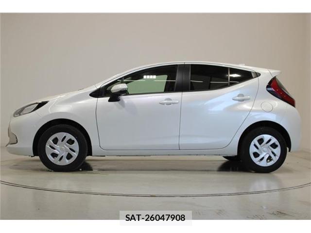 Toyota AQUA 2025-03 7452834-8