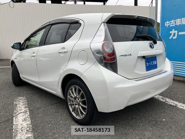 Toyota AQUA 2012-11 7452910-2