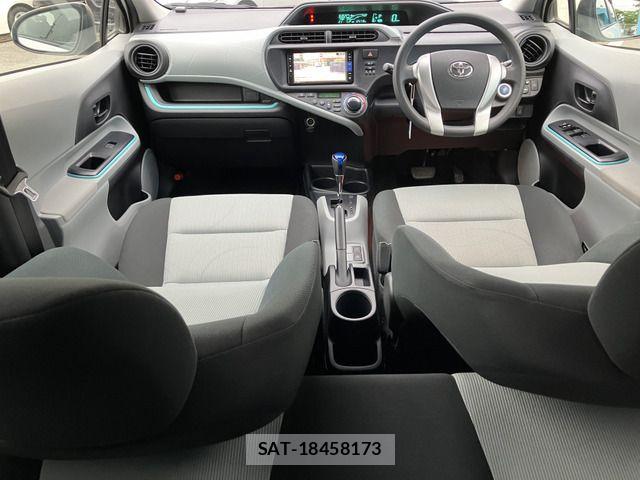 Toyota AQUA 2012-11 7452910-5