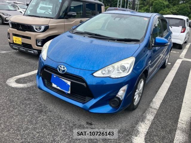 Toyota AQUA 2016-04 7452925-0