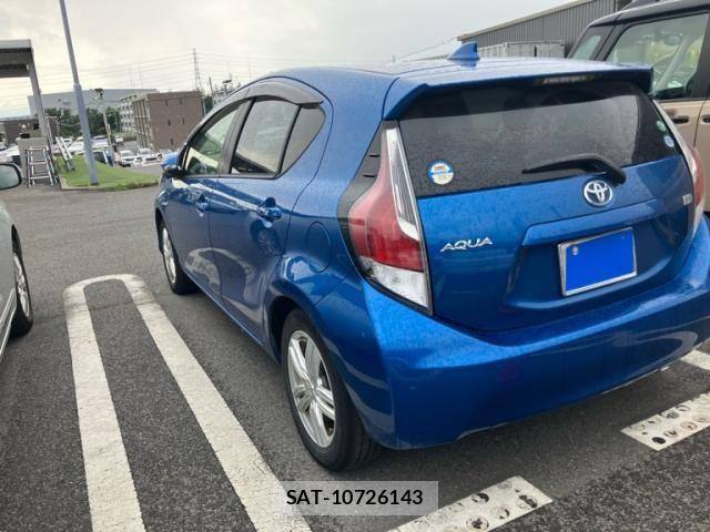 Toyota AQUA 2016-04 7452925-9