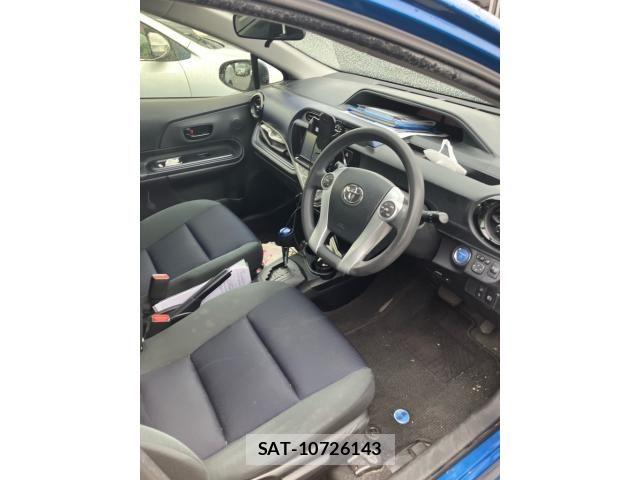 Toyota AQUA 2016-04 7452925-14