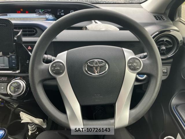 Toyota AQUA 2016-04 7452925-18
