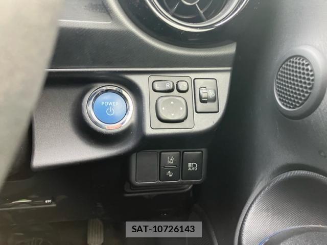 Toyota AQUA 2016-04 7452925-19