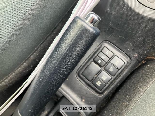 Toyota AQUA 2016-04 7452925-21