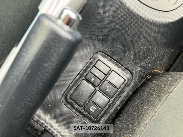 Toyota AQUA 2016-04 7452925-22