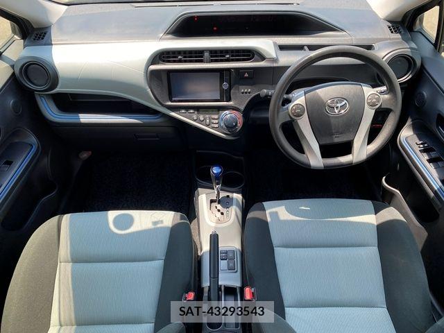 Toyota AQUA 2014-07 7452915-11