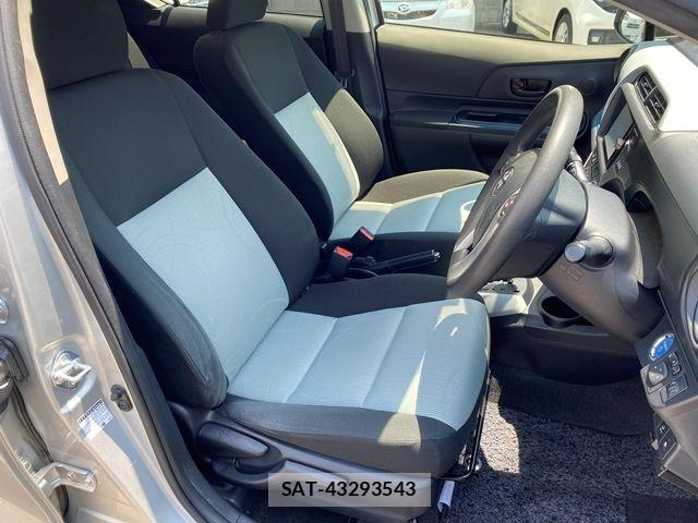 Toyota AQUA 2014-07 7452915-13