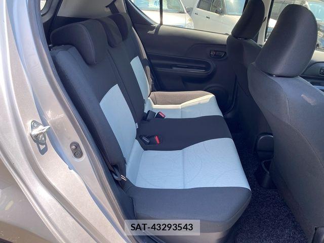 Toyota AQUA 2014-07 7452915-16