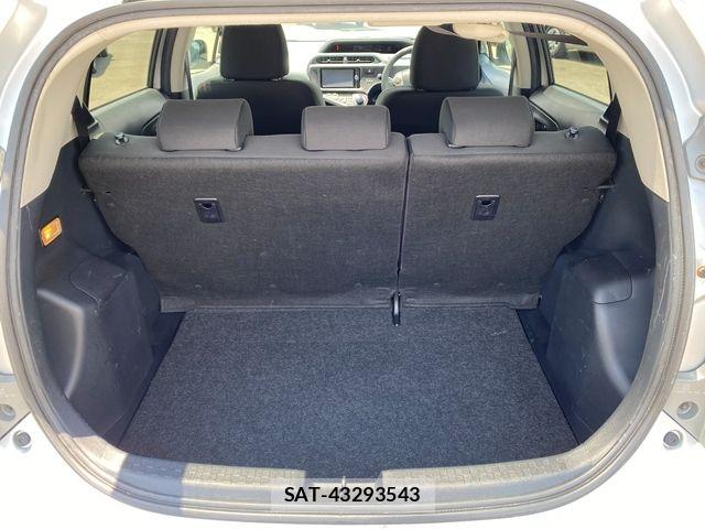 Toyota AQUA 2014-07 7452915-17