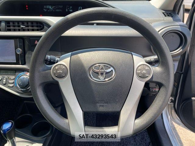 Toyota AQUA 2014-07 7452915-22