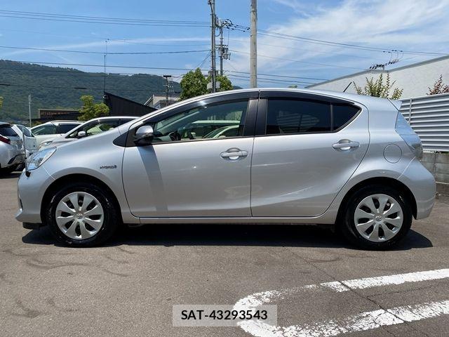 Toyota AQUA 2014-07 7452915-4
