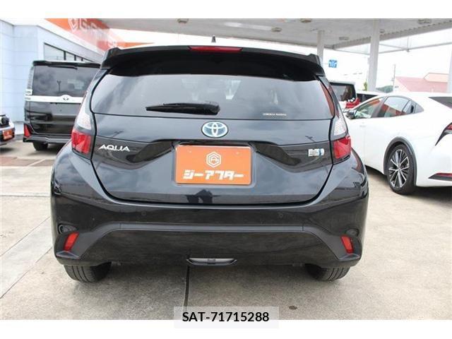 Toyota AQUA 2022-11 7452844-11