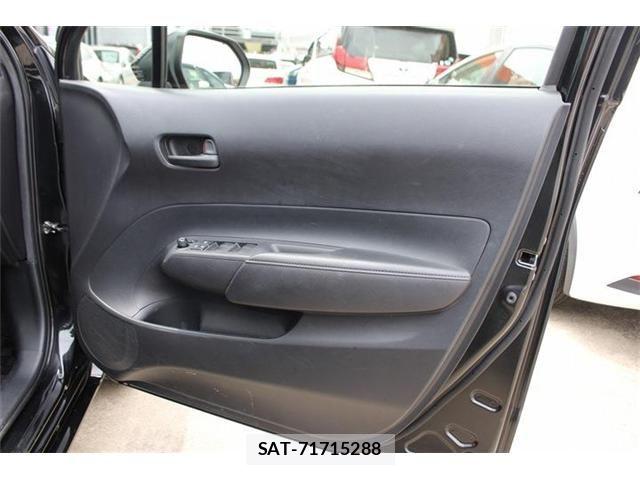 Toyota AQUA 2022-11 7452844-28