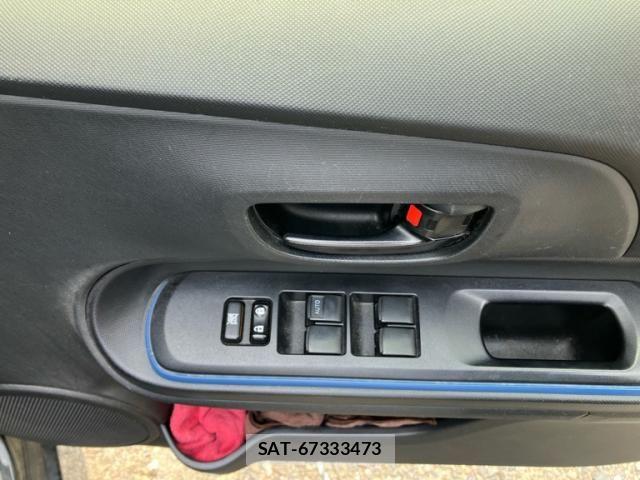 Toyota AQUA 2014-05 7452922-12