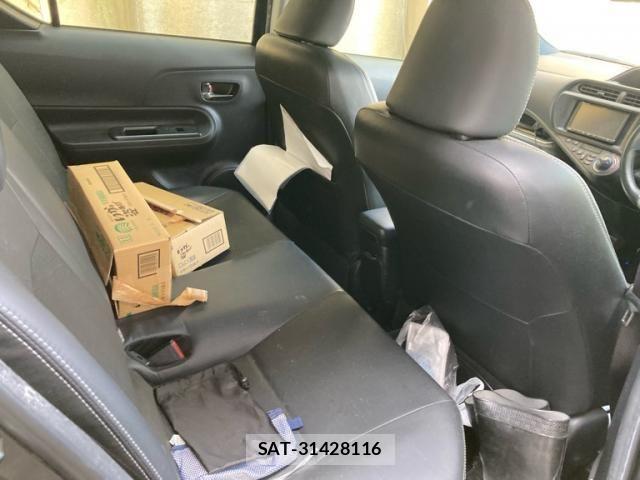 Toyota AQUA 2013-09 7452917-11
