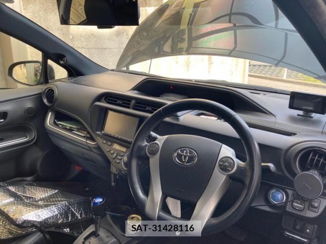 Toyota AQUA 2013-09 7452917-15