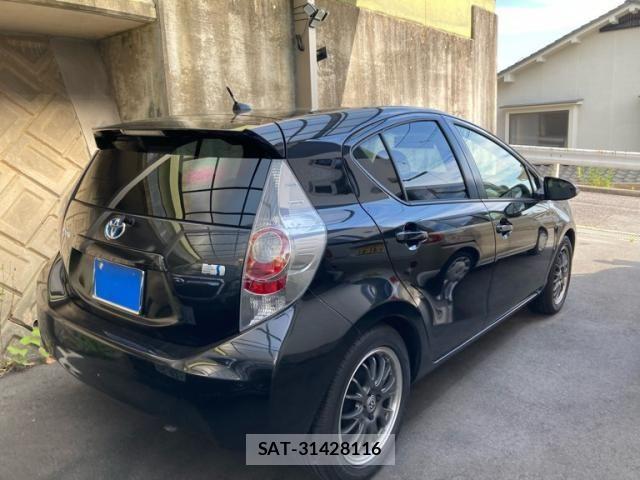 Toyota AQUA 2013-09 7452917-2