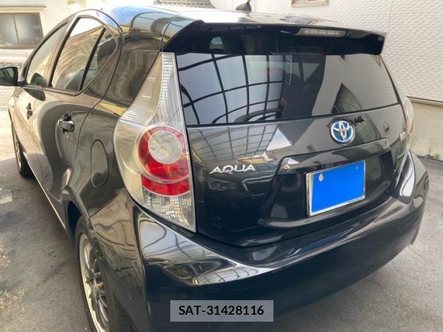Toyota AQUA 2013-09 7452917-3