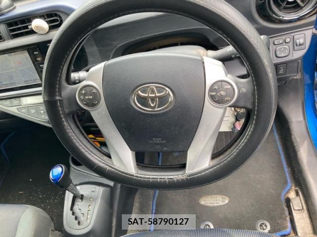Toyota AQUA 2015-06 7452923-16