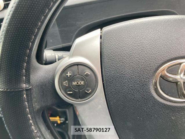 Toyota AQUA 2015-06 7452923-17