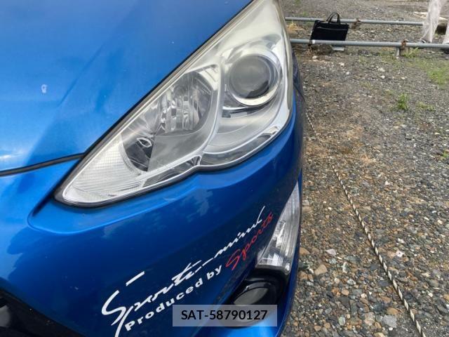 Toyota AQUA 2015-06 7452923-1