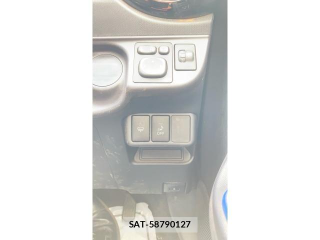 Toyota AQUA 2015-06 7452923-27