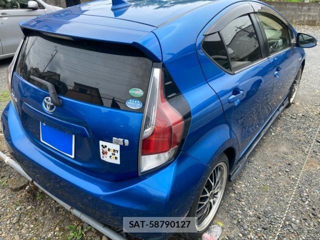 Toyota AQUA 2015-06 7452923-4