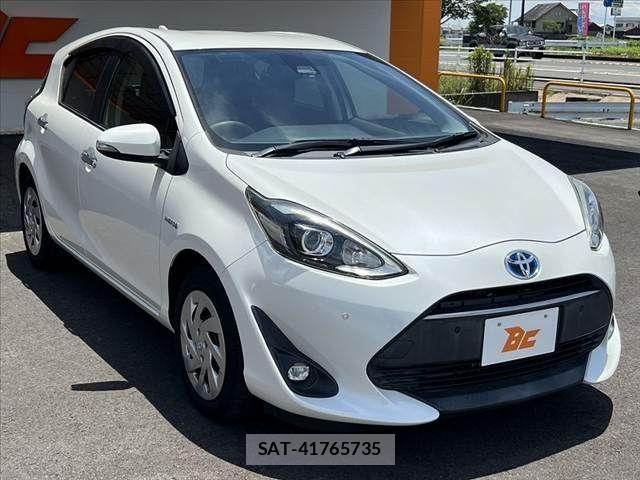 Toyota AQUA 2018-04 7452875-9