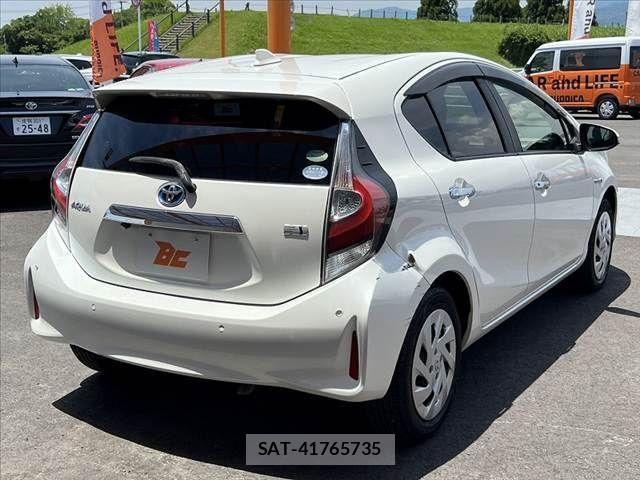 Toyota AQUA 2018-04 7452875-12