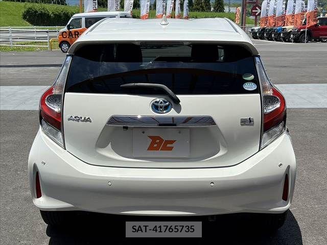 Toyota AQUA 2018-04 7452875-13