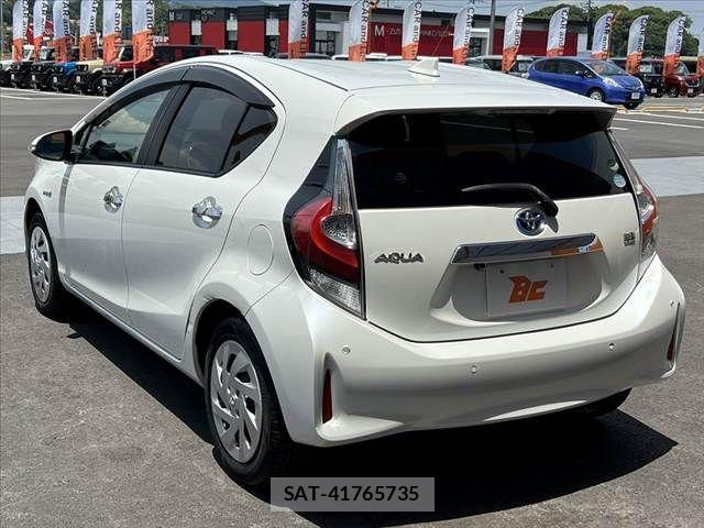 Toyota AQUA 2018-04 7452875-14