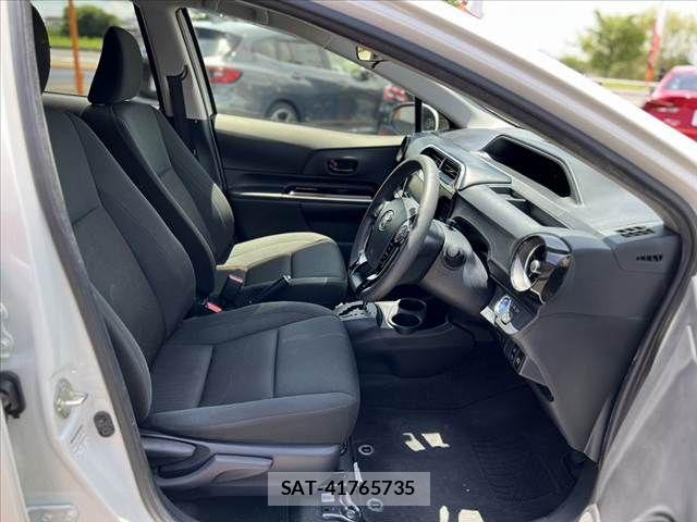 Toyota AQUA 2018-04 7452875-15