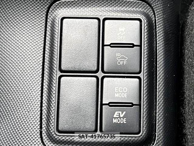 Toyota AQUA 2018-04 7452875-26