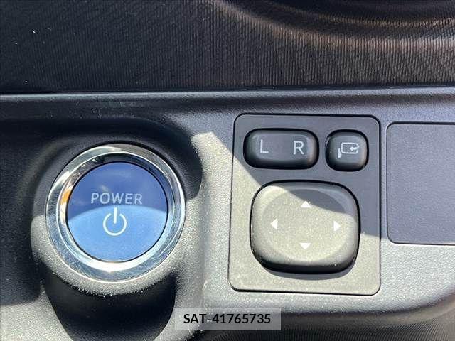 Toyota AQUA 2018-04 7452875-5