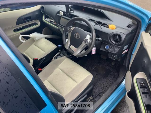 Toyota AQUA 2014-05 7452927-11