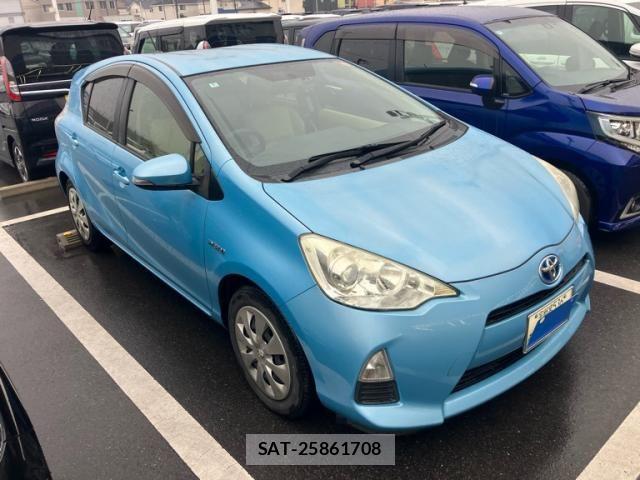 Toyota AQUA 2014-05 7452927-2