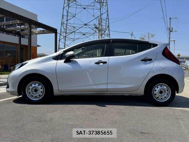 Toyota AQUA 2023-04 7452861-10