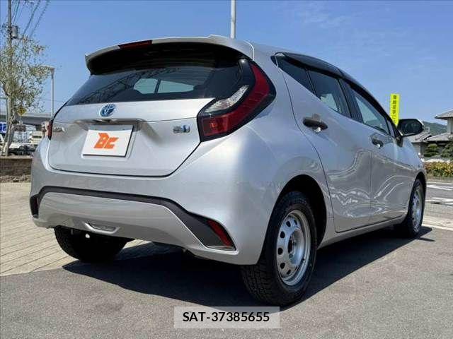 Toyota AQUA 2023-04 7452861-14