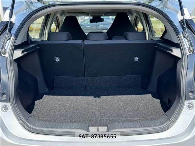 Toyota AQUA 2023-04 7452861-19