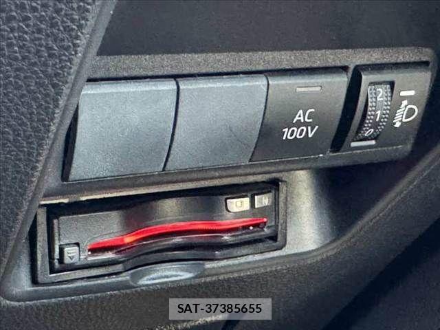Toyota AQUA 2023-04 7452861-23
