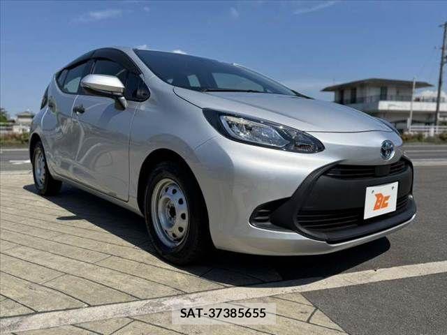 Toyota AQUA 2023-04 7452861-7