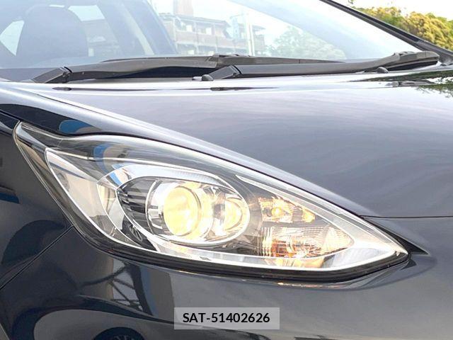 Toyota AQUA 2017-09 7452874-11