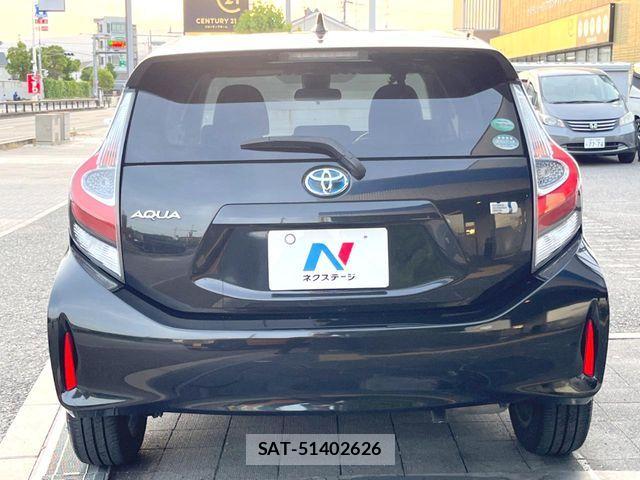 Toyota AQUA 2017-09 7452874-13