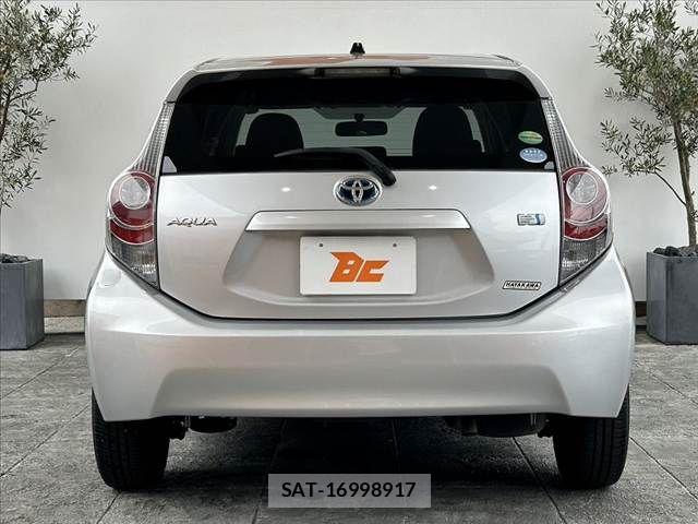 Toyota AQUA 2013-07 7452913-13