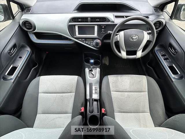 Toyota AQUA 2013-07 7452913-1